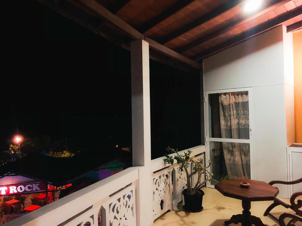 Blue Sea View Acomodação com café da manhã Unawatuna Exterior foto