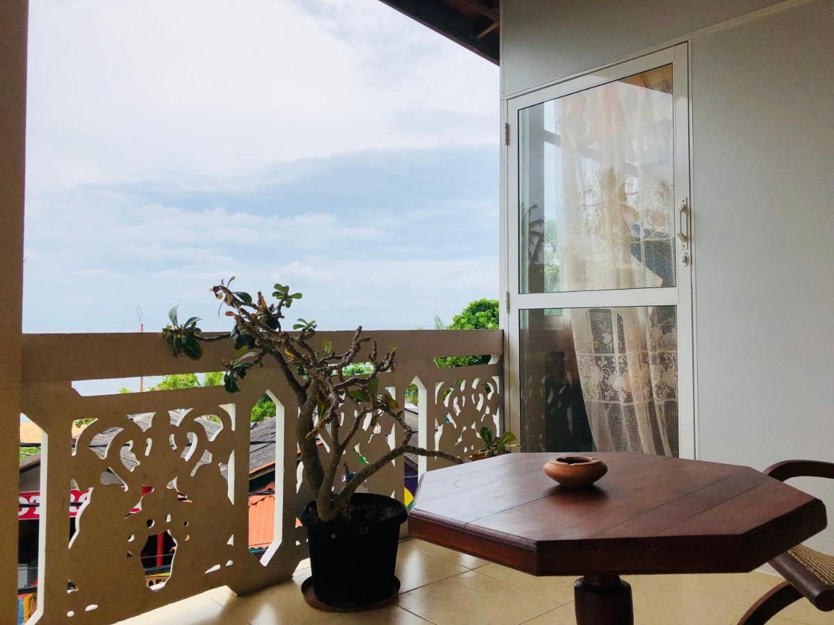 Blue Sea View Acomodação com café da manhã Unawatuna Exterior foto